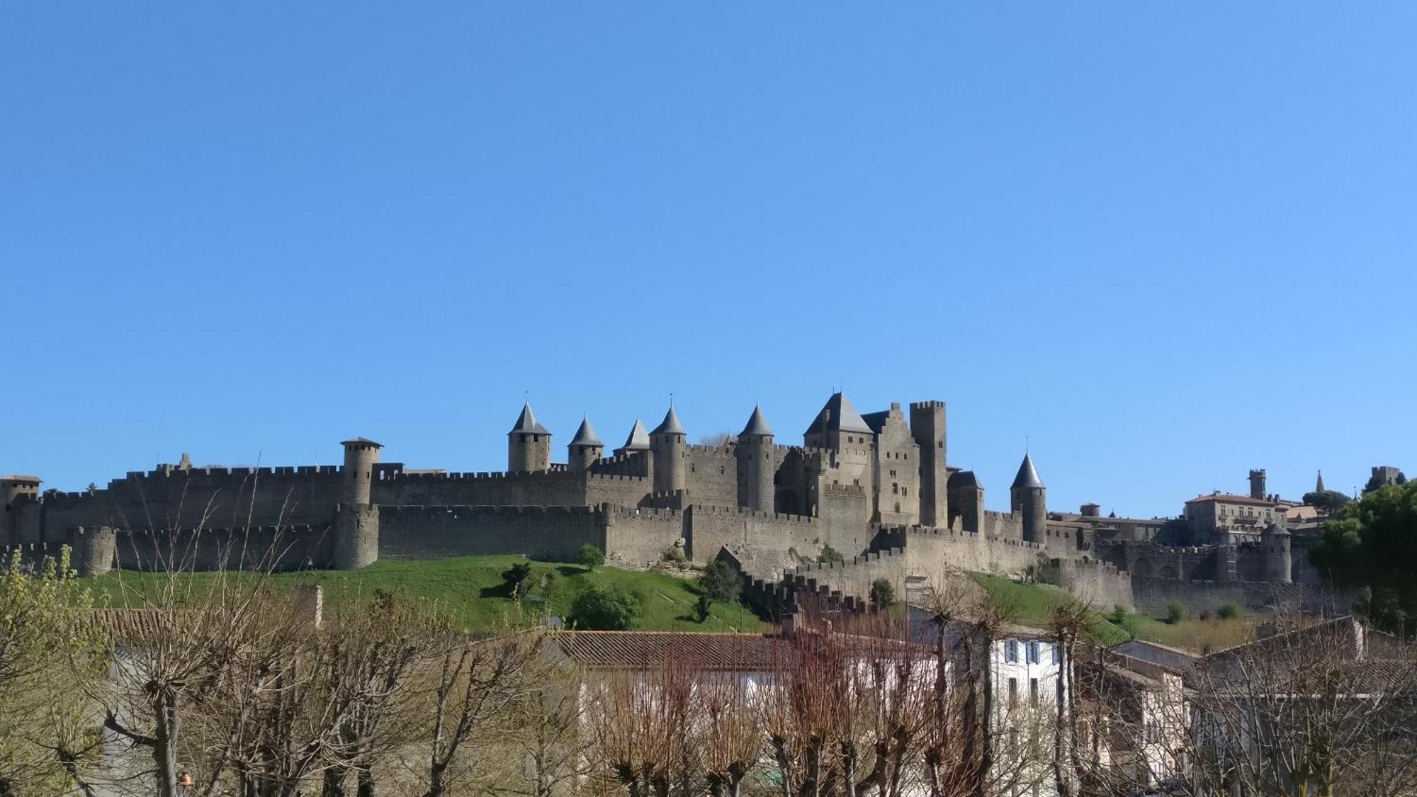 Appartement Chaleureux Au Pied De La Cite Avec Parking Carcassonne Exterior foto